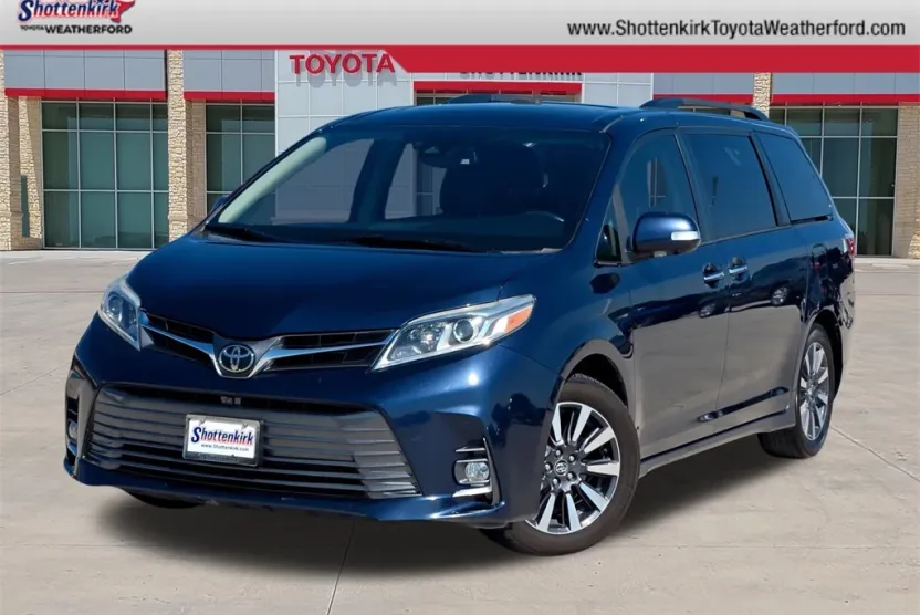 2019 Toyota Sienna Limited Premium photo 1