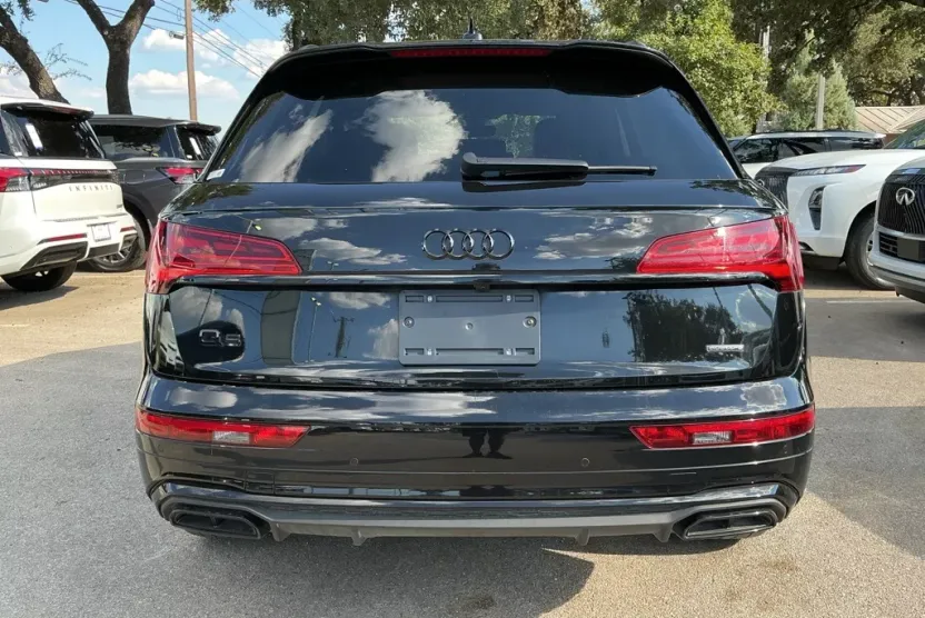 2022 Audi Q5 S line Premium Plus photo 1