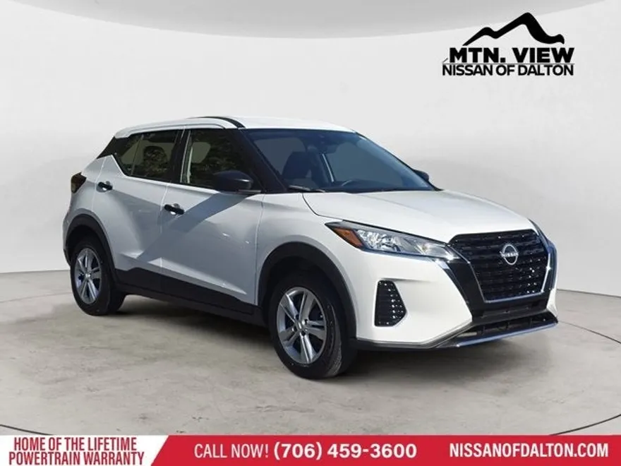 2025 Nissan Kicks Play S photo 1