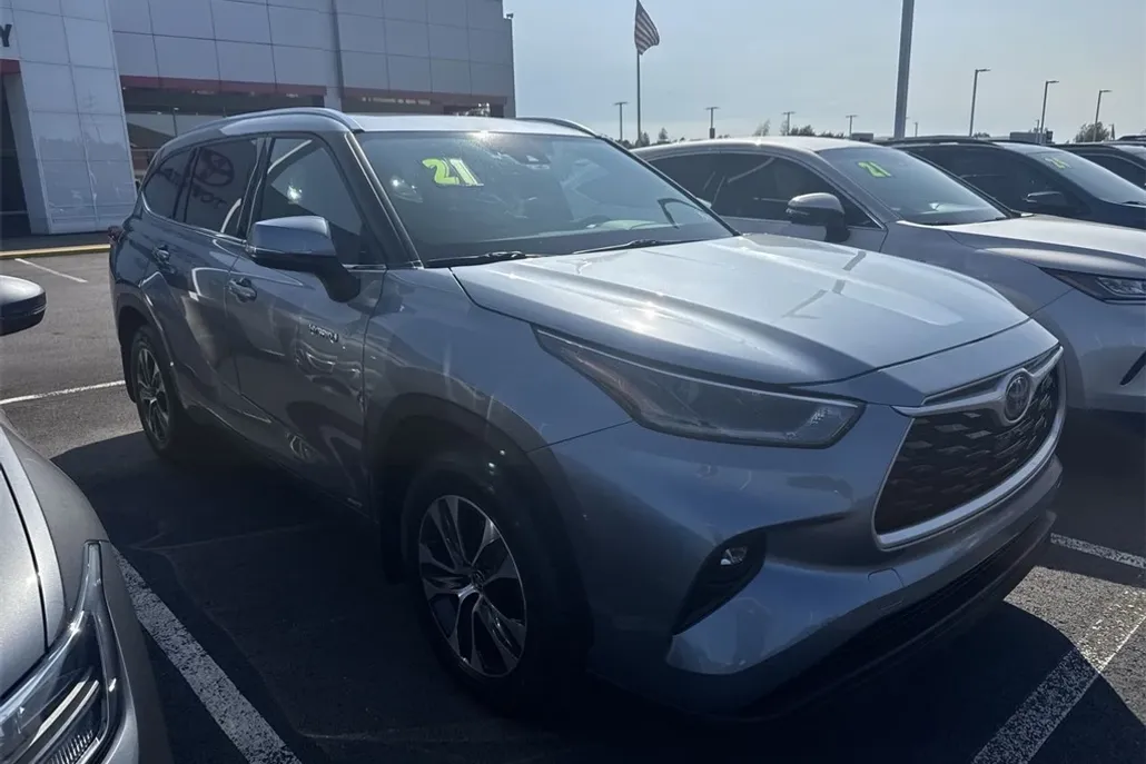 2021 Toyota Highlander Hybrid XLE photo 1