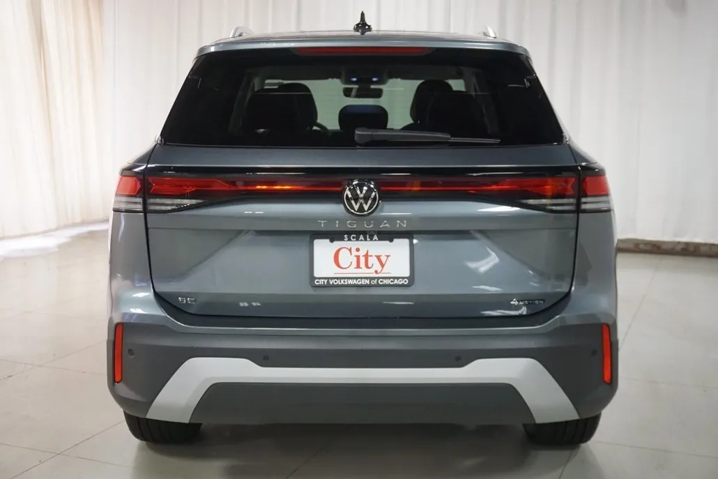 2025 Volkswagen Tiguan SE photo 1