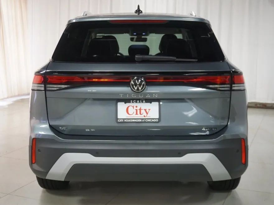 2025 Volkswagen Tiguan SE photo 1