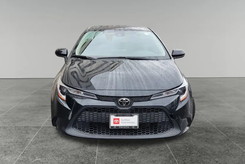 2022 Toyota Corolla LE photo 1