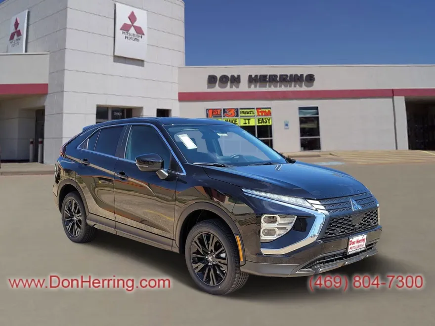 2025 Mitsubishi Eclipse Cross LE photo 1