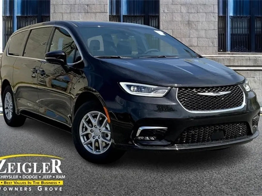2025 Chrysler Pacifica photo 1