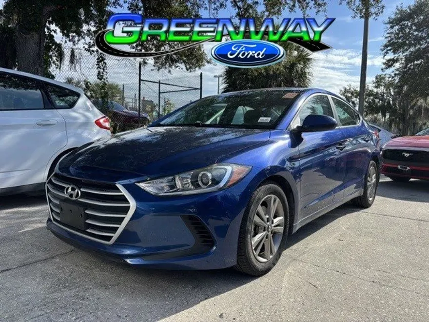 2018 Hyundai Elantra SEL photo 1