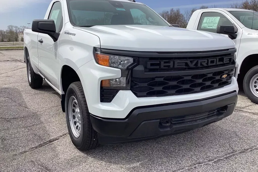 2025 Chevrolet Silverado 1500 photo 1