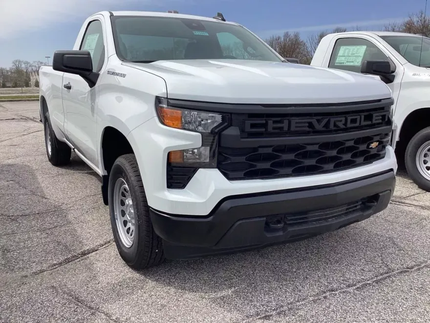 2025 Chevrolet Silverado 1500 photo 1