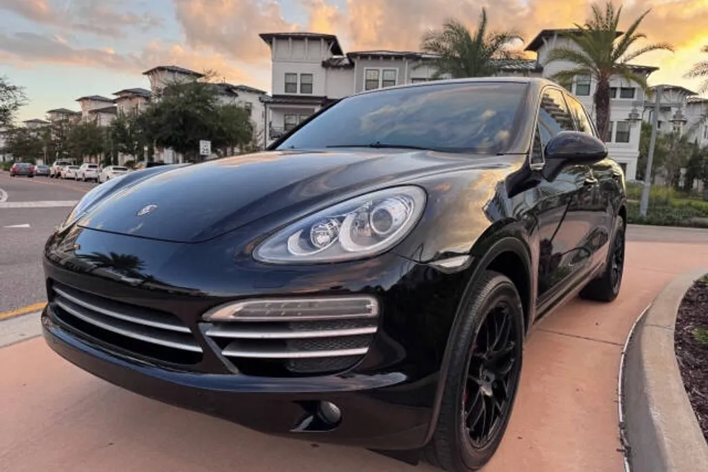 2014 Porsche Cayenne Platinum Edition photo 1