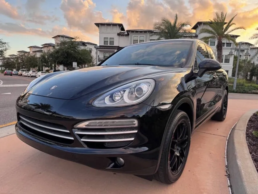 2014 Porsche Cayenne Platinum Edition photo 1