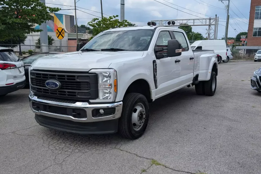 2023 Ford F-350 XL photo 1