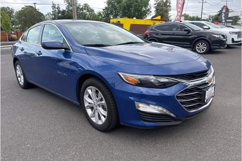 2023 Chevrolet Malibu 1LT photo 1
