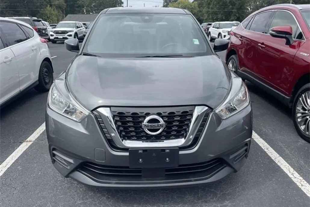 2020 Nissan Kicks S photo 1