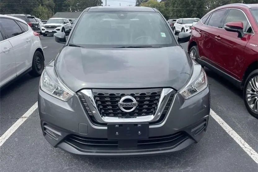 2020 Nissan Kicks S photo 1