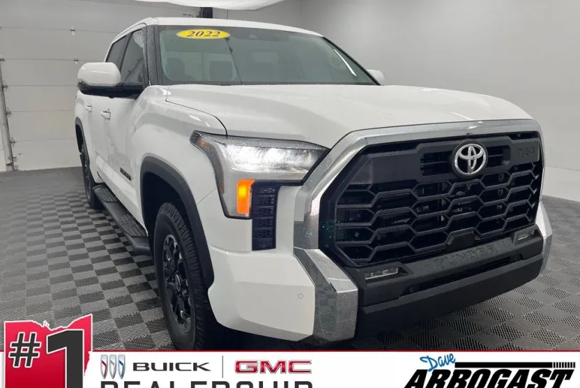 2022 Toyota Tundra SR5 photo 1