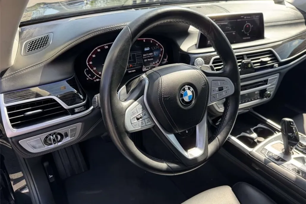 2020 Bmw 750i xDrive Sedan photo 1