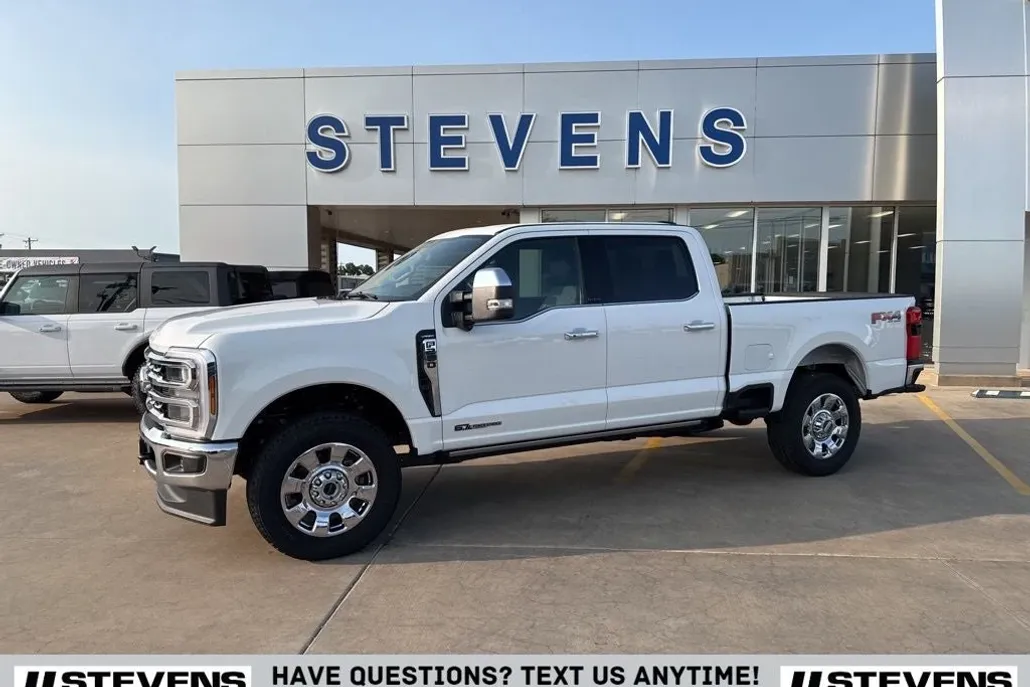 2025 Ford F-250 Lariat photo 1