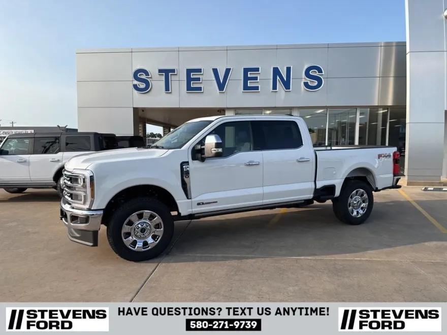 2025 Ford F-250 Lariat photo 1