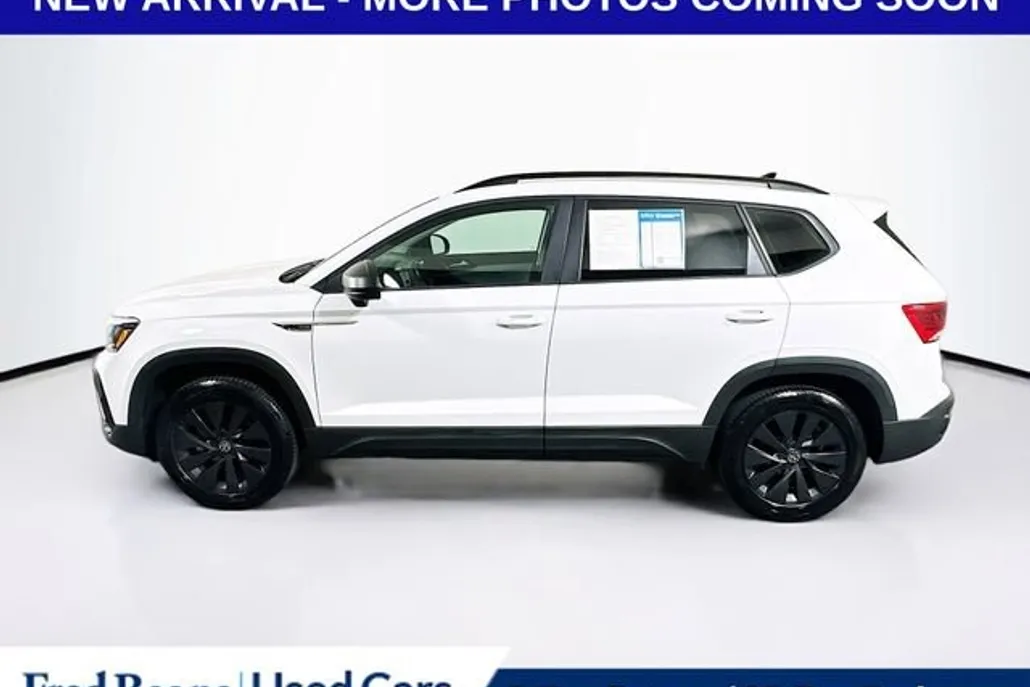 2022 Volkswagen Taos S photo 1
