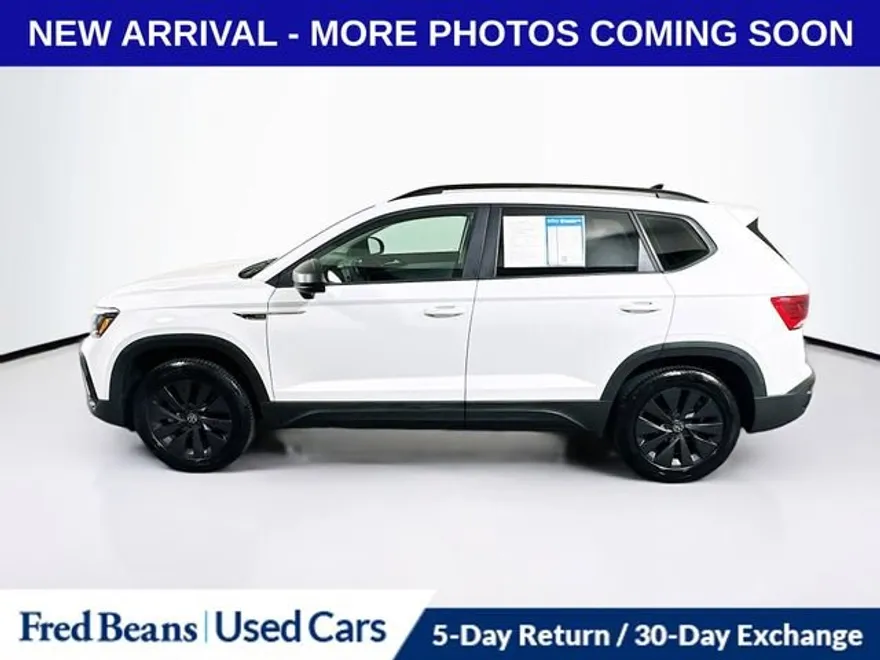 2022 Volkswagen Taos S photo 1