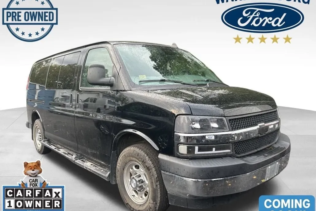 2020 Chevrolet Express 2500 LT Passenger photo 1