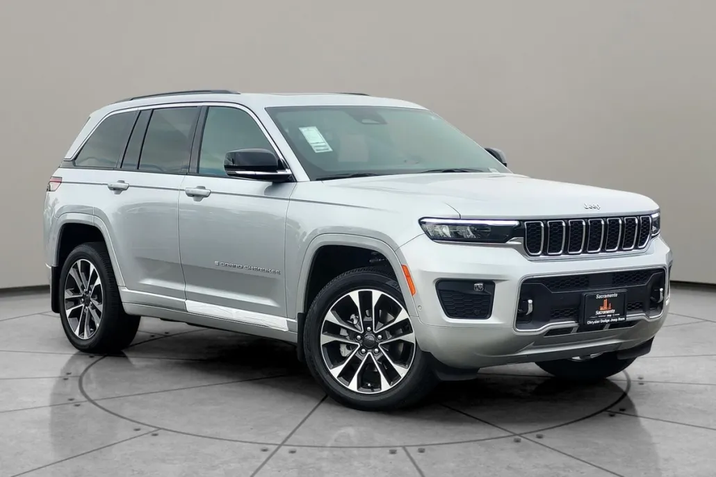 2025 Jeep Grand Cherokee Overland photo 1