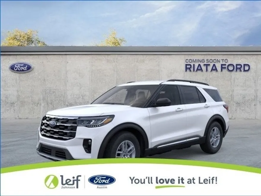 2025 Ford Explorer photo 1