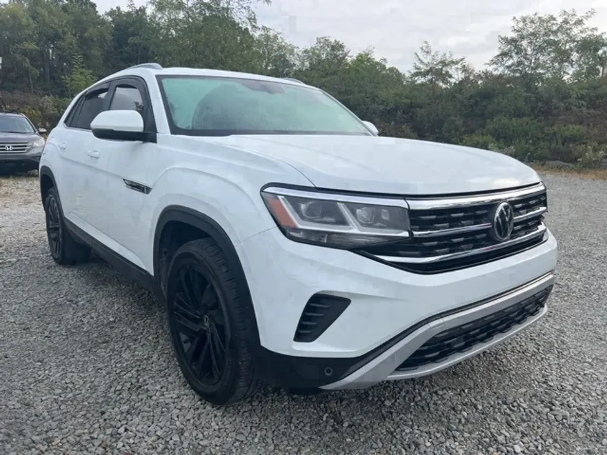 2022 Volkswagen Atlas Cross Sport V6 SE Technology photo 1