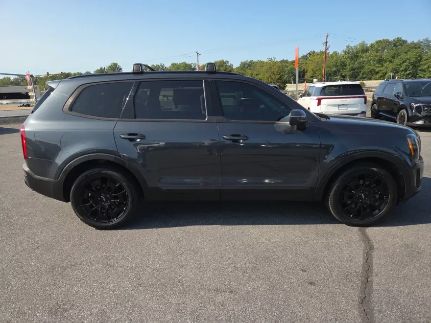2022 Kia Telluride EX photo 1