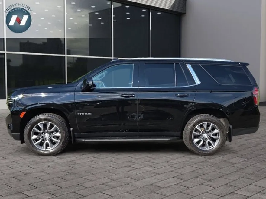 2022 Chevrolet Tahoe LT photo 1