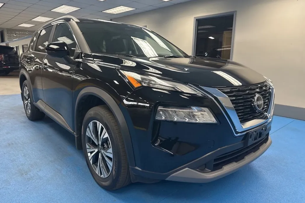 2023 Nissan Rogue SV photo 1