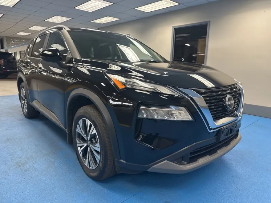 2023 Nissan Rogue SV photo 1