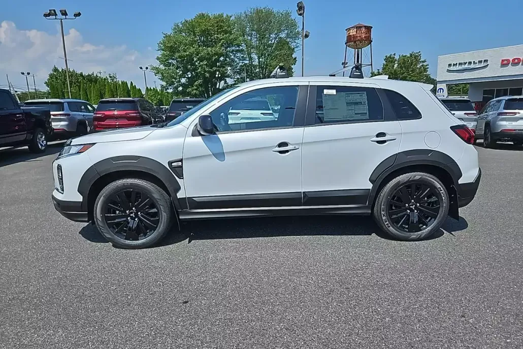 2025 Mitsubishi Outlander Sport ES SE LE photo 1