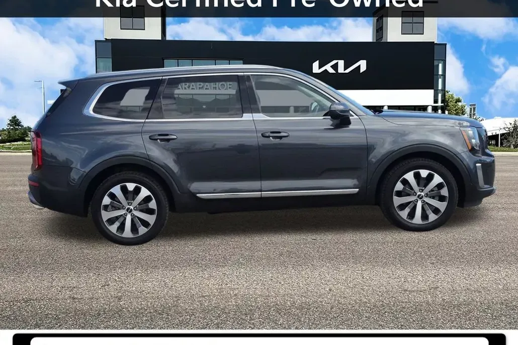 2022 Kia Telluride EX photo 1