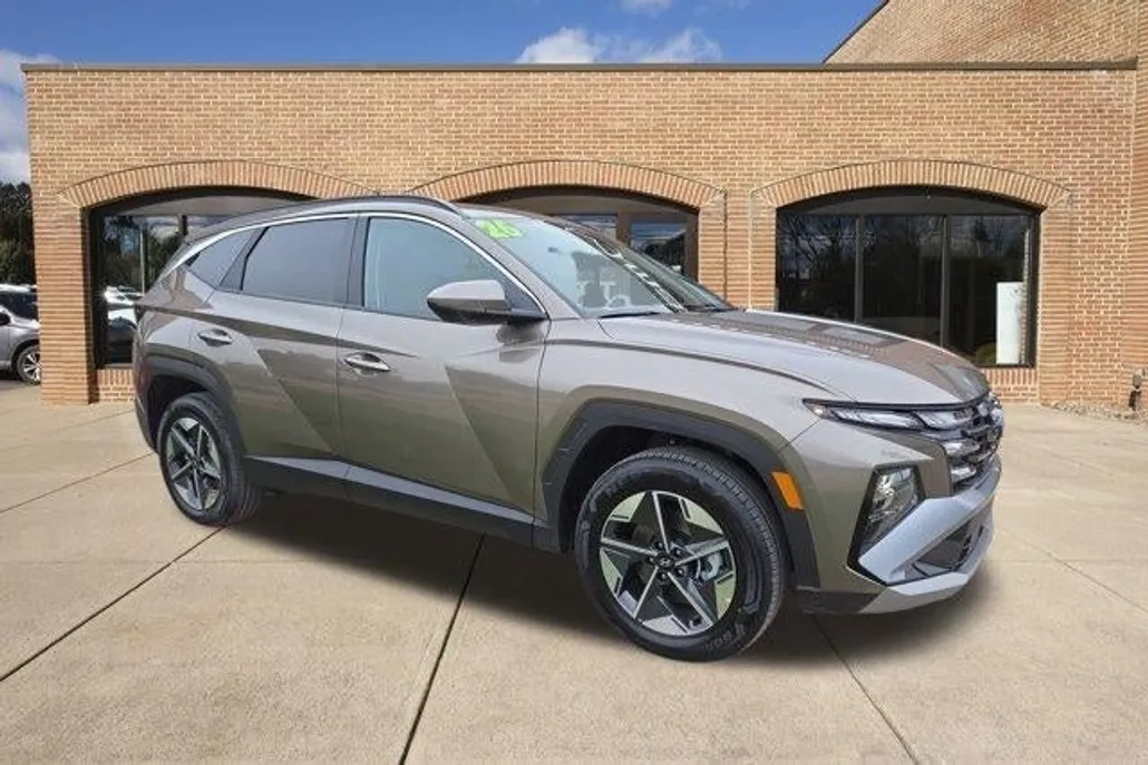 2026 Hyundai Tucson Hybrid SEL photo 1