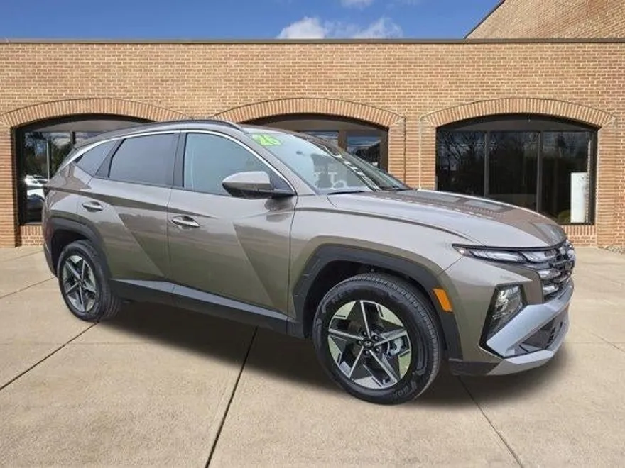 2026 Hyundai Tucson Hybrid SEL photo 1