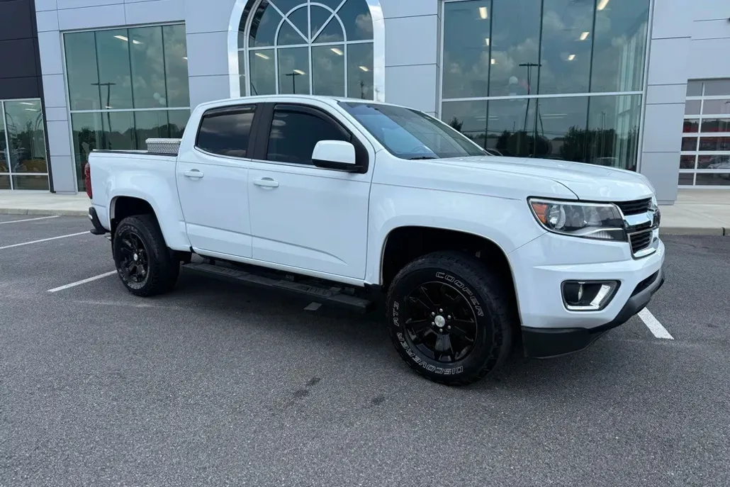2019 Chevrolet Colorado LT photo 1
