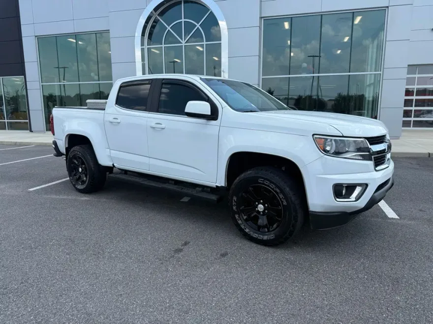 2019 Chevrolet Colorado LT photo 1