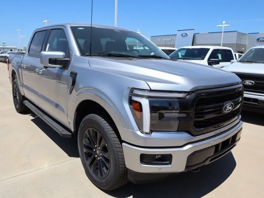 2025 Ford F-150 Lariat photo 1