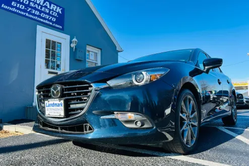 2018 Mazda Mazda3 Grand Touring photo 2