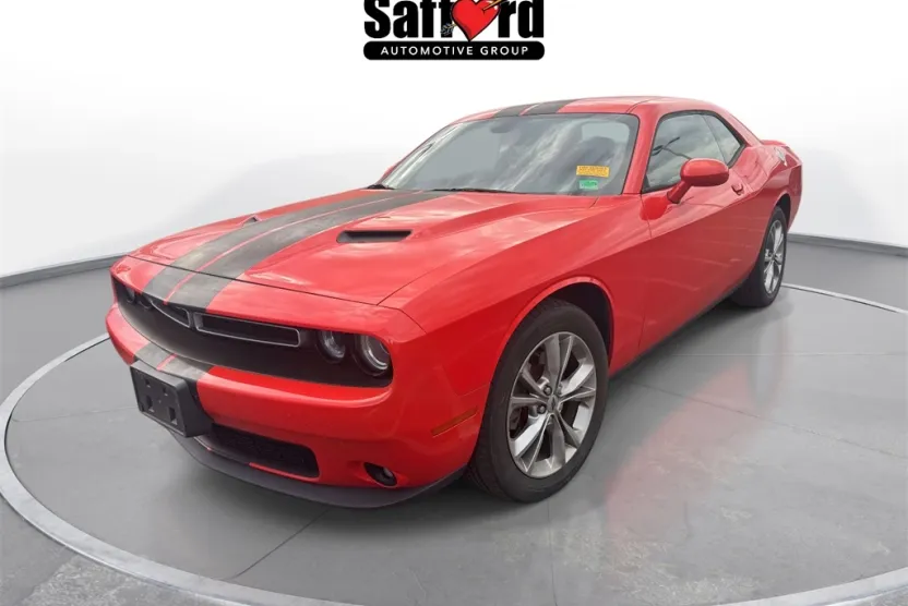 2020 Dodge Challenger SXT AWD photo 1