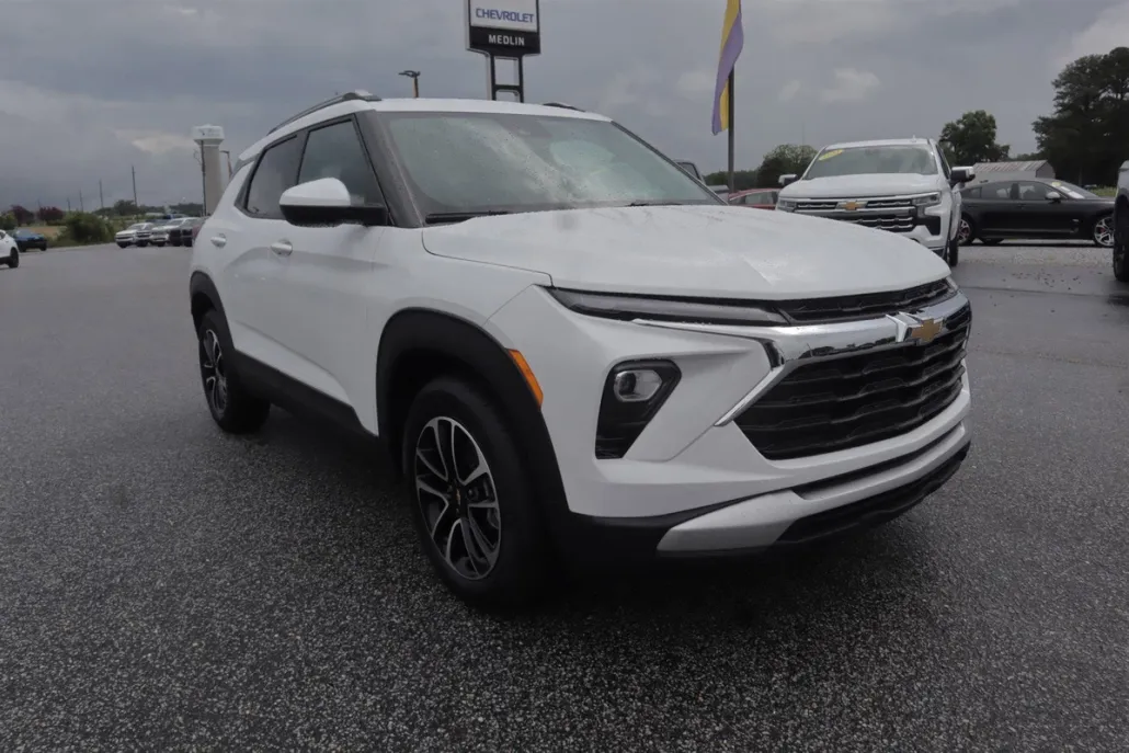 2025 Chevrolet Trailblazer LT photo 1