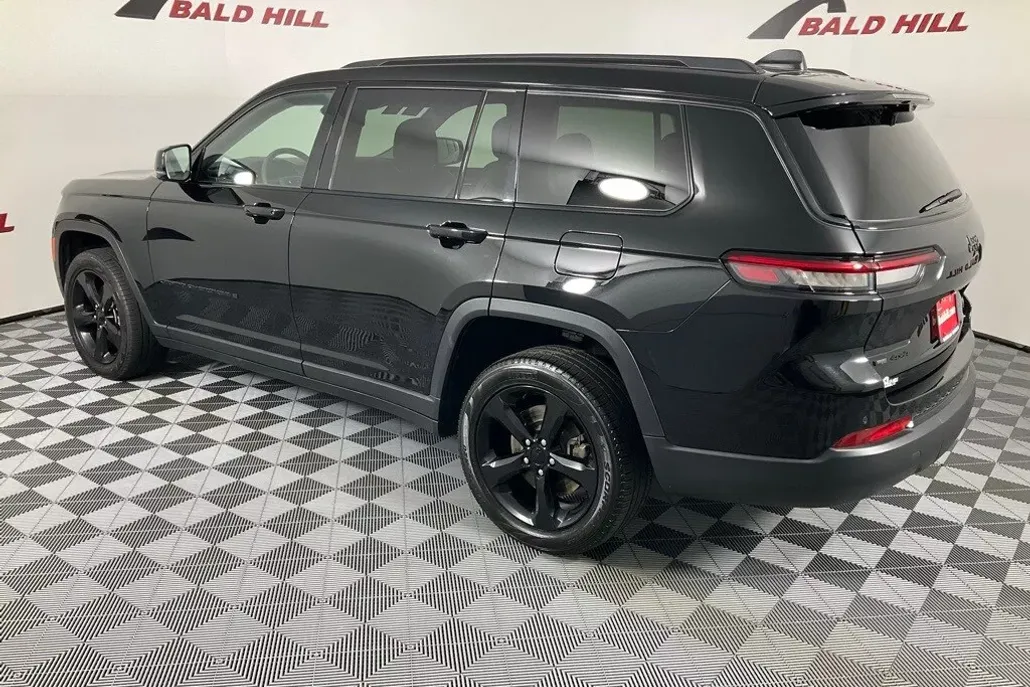 2023 Jeep Grand Cherokee Limited photo 1