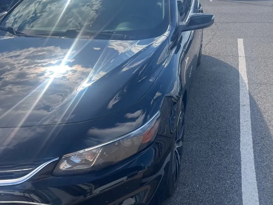 2018 Chevrolet Malibu 1LT photo 1