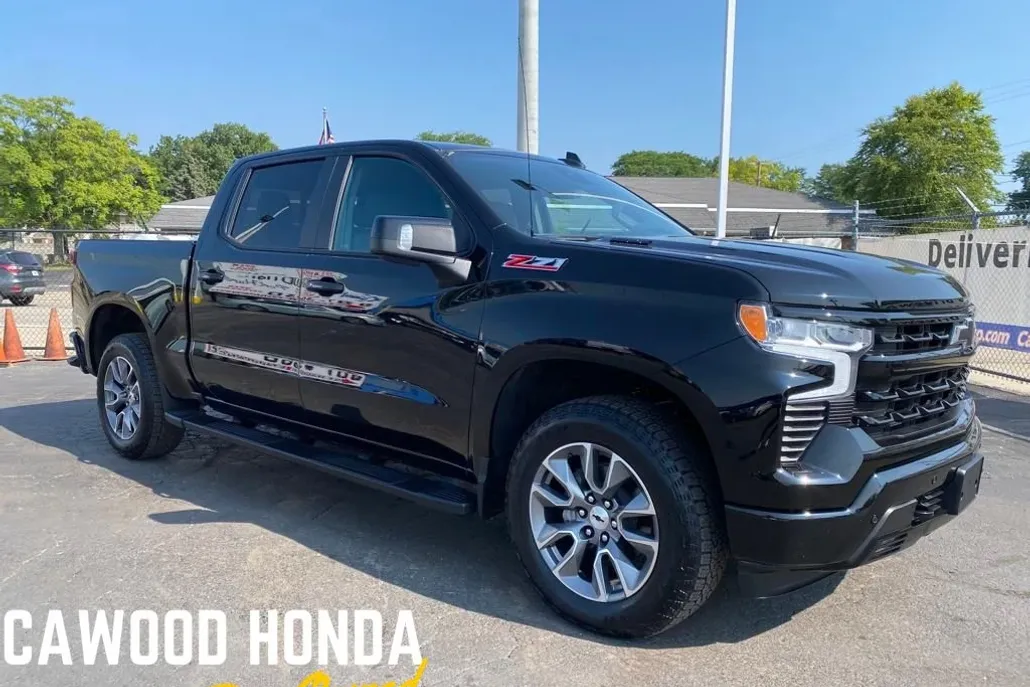 2024 Chevrolet Silverado 1500 RST photo 1