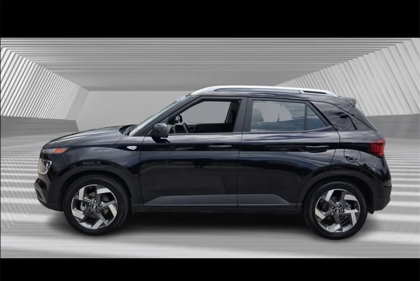 2025 Hyundai Venue SEL photo 1