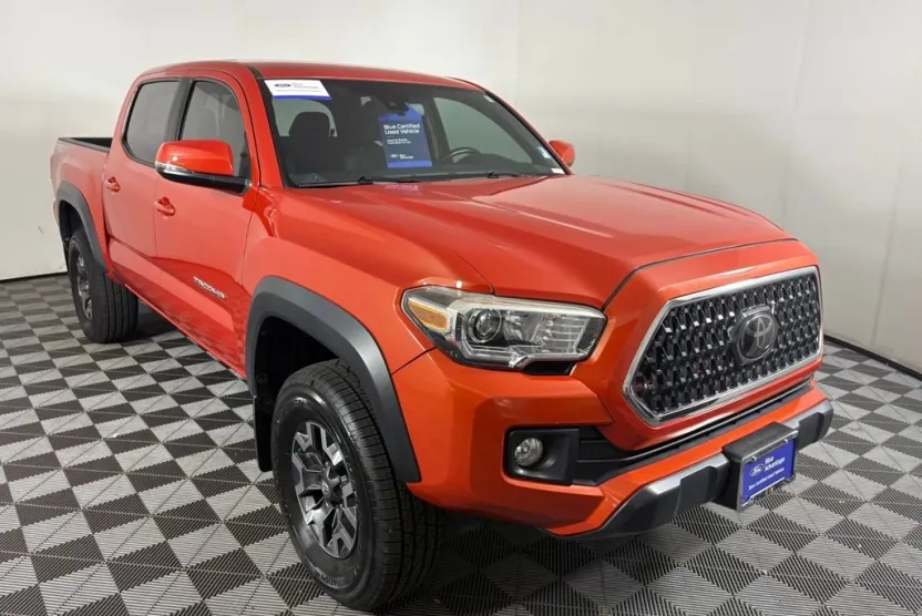 2018 Toyota Tacoma TRD Off-Road photo 1