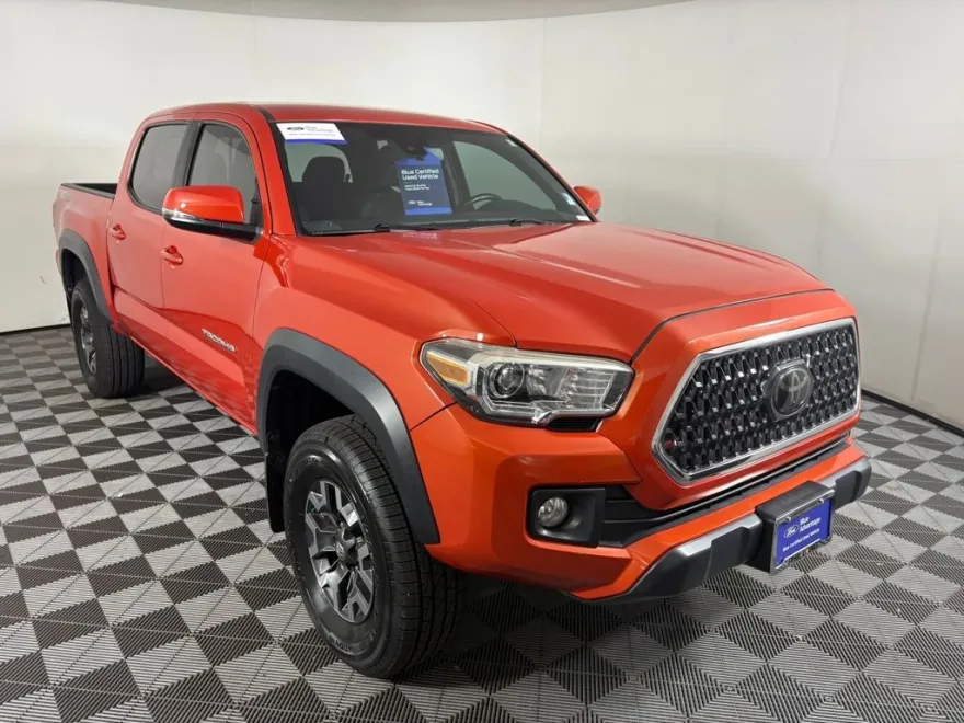 2018 Toyota Tacoma SR5 V6 photo 1