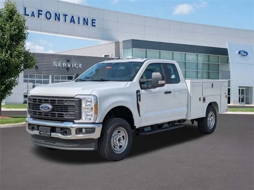 2025 Ford F-350 XL photo 1