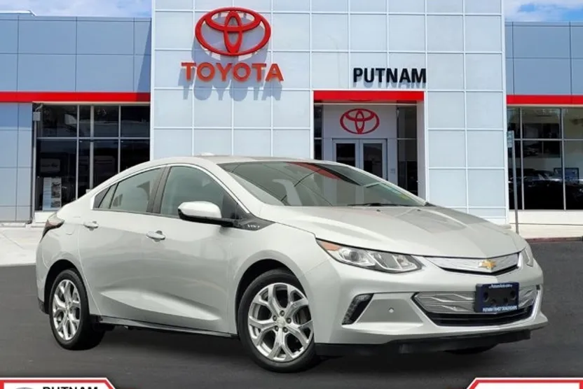 2016 Chevrolet Volt Premier photo 1